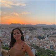 Hola, soy Rania y doy clases de árabe, ingles y español, además manejo muy bien las materias generales de primaria y la ESO